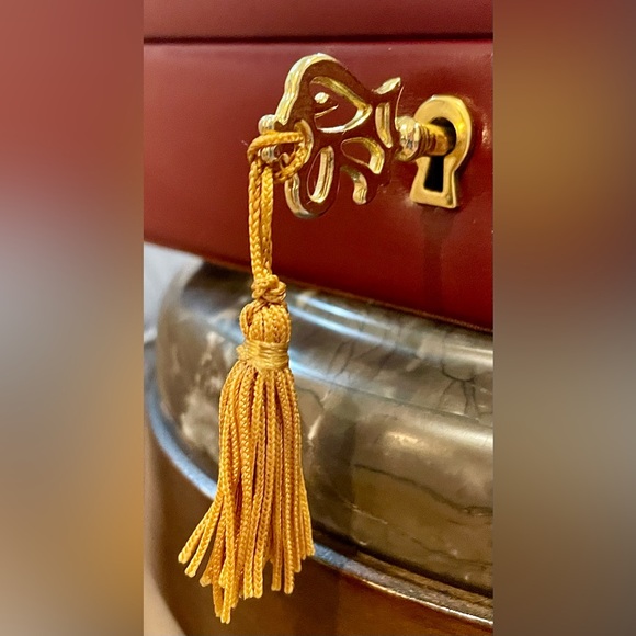 Tiffany & Co. Italian Cherry Red Leather Jewelry Box w/ Original Key & Tassel - Picture 6 of 10